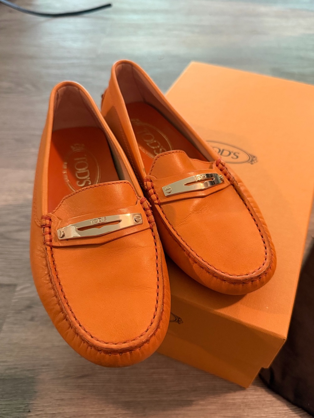 LNWB Tod's Orange Leather Driving Loafers